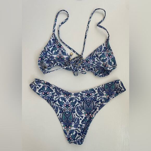 🌊👙☀️🕶️ Blackblough Greek Print Bikini Set - Fully Adjustable top & bottoms - Picture 2 of 4